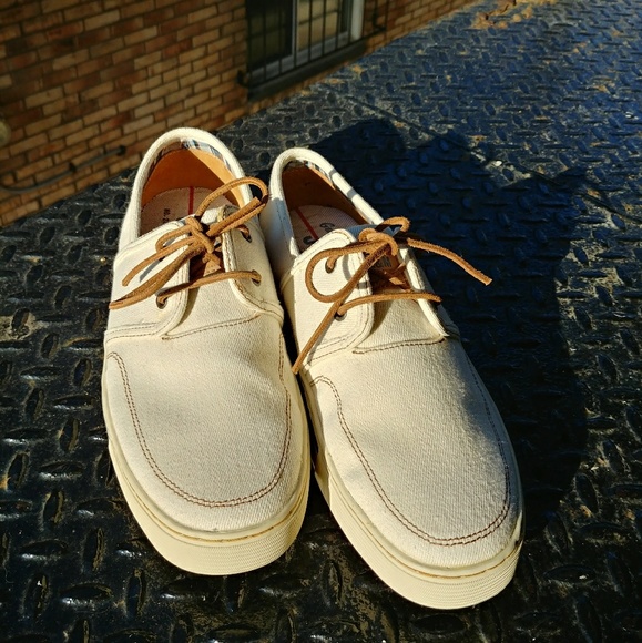 johnston murphy boat shoes